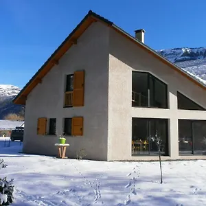 #lemasdoisans Au Pied De L'alpe D'huez Via Bourg D'oisans Le Perce Neige Chalet